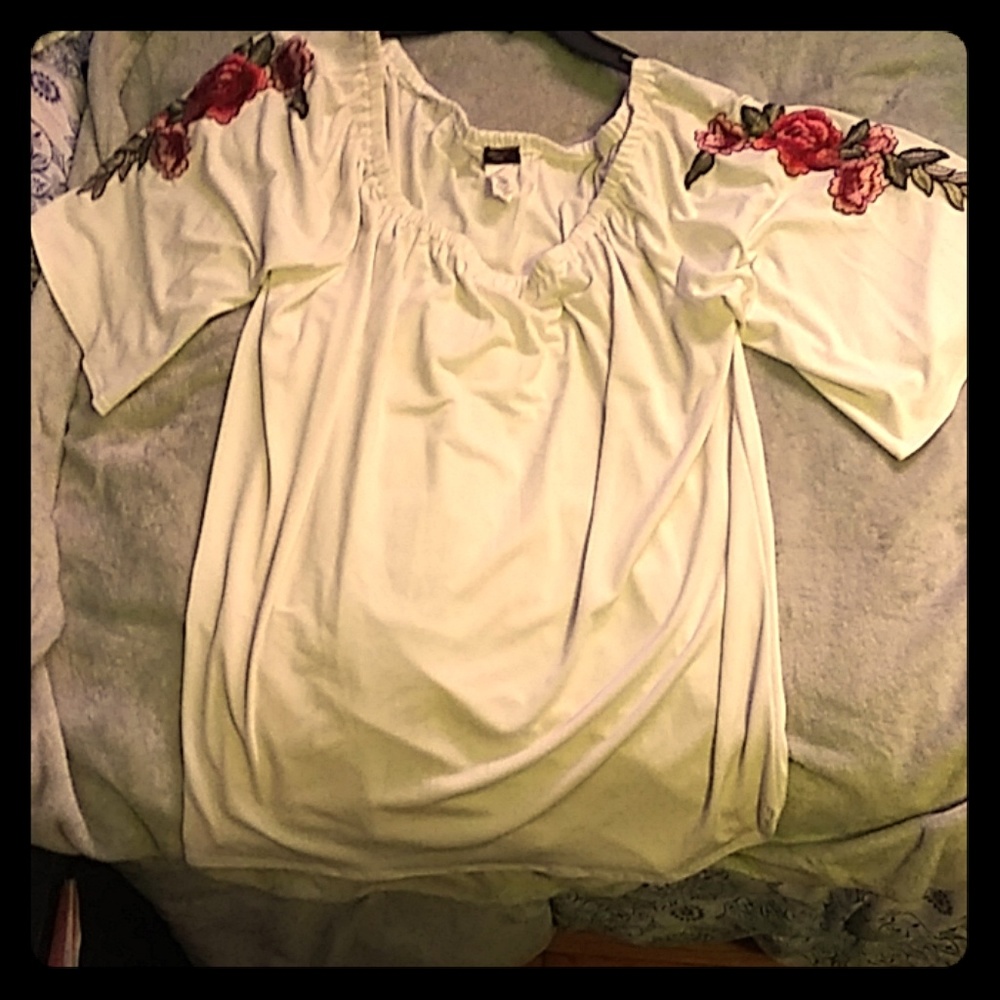 White off the sholder dress with rose detail